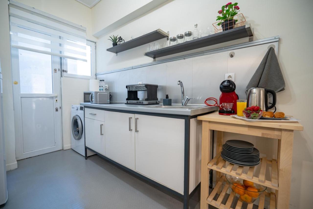 Awesome Apartment เอเธนส์ ภายนอก รูปภาพ